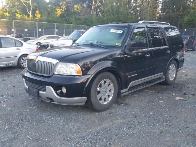 5LMFU28R04LJ27325 - 2004 LINCOLN NAVIGATOR Czarny zdjęcie 2