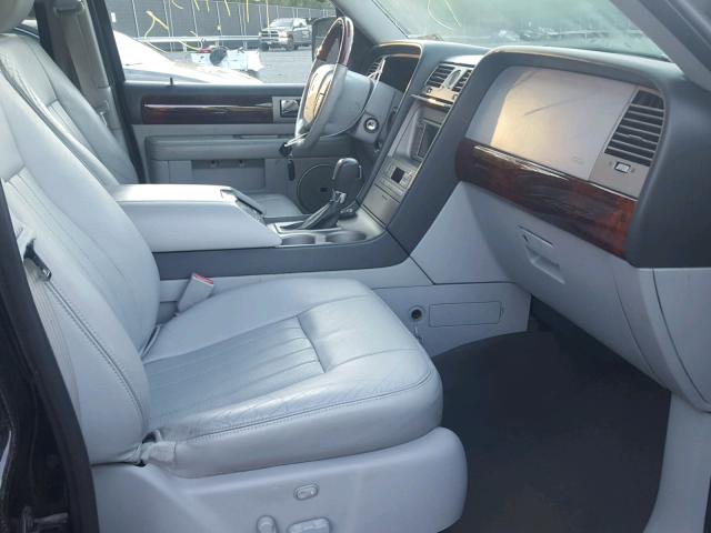 5LMFU28R04LJ27325 - 2004 LINCOLN NAVIGATOR Czarny zdjęcie 5