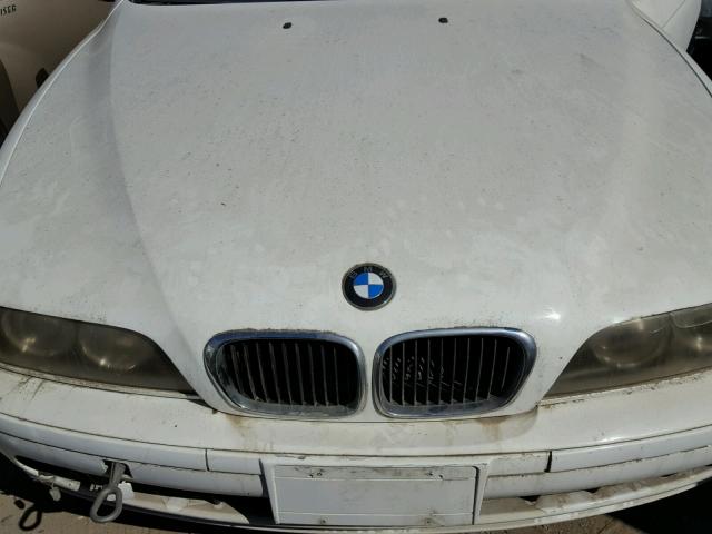 WBADT43482GY40145 - 2002 BMW 525 I AUTO WHITE photo 7