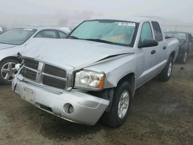 1D7HW48N46S537126 - 2006 DODGE DAKOTA QUA SILVER photo 2