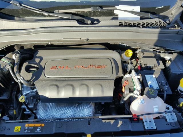 ZACCJABB9HPF06009 - 2017 JEEP RENEGADE L 黑色 照片 7