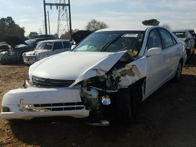 JTDBE32KX30174804 - 2003 TOYOTA CAMRY LE თეთრი ფოტო 2