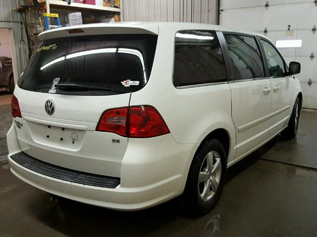 2V8HW34129R605005 - 2009 VOLKSWAGEN ROUTAN SE WHITE photo 4