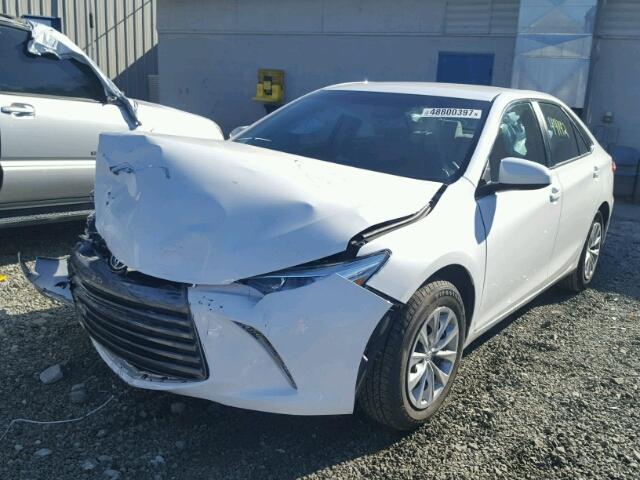 4T4BF1FK1GR582751 - 2016 TOYOTA CAMRY LE WHITE photo 2