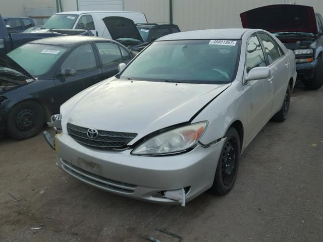 4T1BE32K24U844464 - 2004 TOYOTA CAMRY LE SILVER photo 2