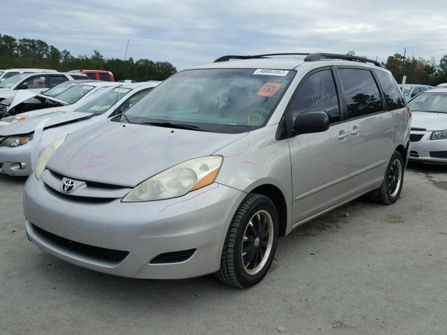 5TDZK23C88S196149 - 2008 TOYOTA SIENNA CE SILVER photo 2