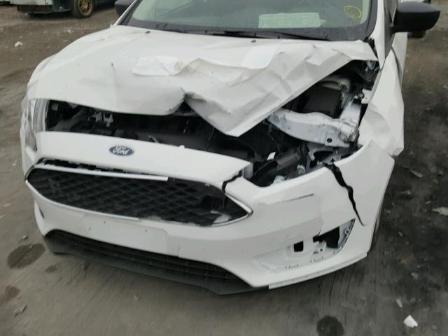 1FADP3E23HL312144 - 2017 FORD FOCUS S WHITE photo 9