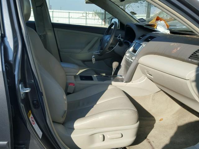 JTNBB46K983046743 - 2008 TOYOTA CAMRY HYBR GRAY photo 5