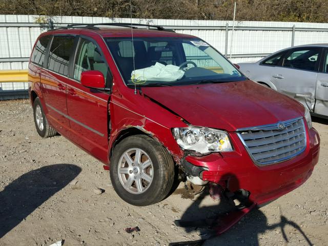2A4RR5D10AR235299 - 2010 CHRYSLER TOWN & COU RED photo 1