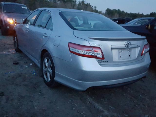 4T1BK3EK3BU611257 - 2011 TOYOTA CAMRY SE SILVER photo 3