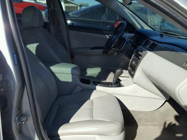 2G1WD58C189125903 - 2008 CHEVROLET IMPALA SUP 银色 照片 5