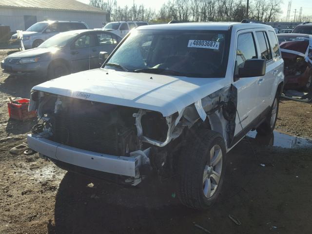 1C4NJRFBXED855353 - 2014 JEEP PATRIOT LA WHITE photo 2