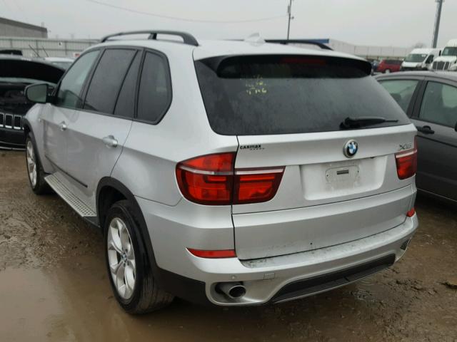 5UXZW0C52BL659310 - 2011 BMW X5 XDRIVE3 Արծաթագույն լուսանկար 3