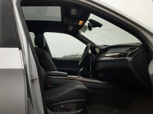 5UXZW0C52BL659310 - 2011 BMW X5 XDRIVE3 Արծաթագույն լուսանկար 5