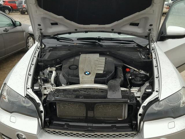 5UXZW0C52BL659310 - 2011 BMW X5 XDRIVE3 Արծաթագույն լուսանկար 7