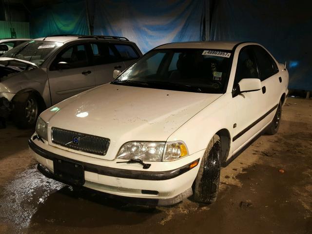 YV1VS2550YF450136 - 2000 VOLVO S40 WHITE photo 2