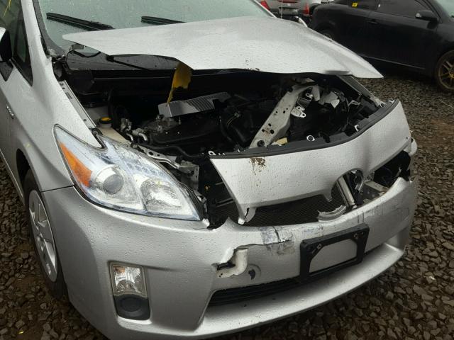 JTDKN3DU8B1384146 - 2011 TOYOTA PRIUS SILVER photo 9