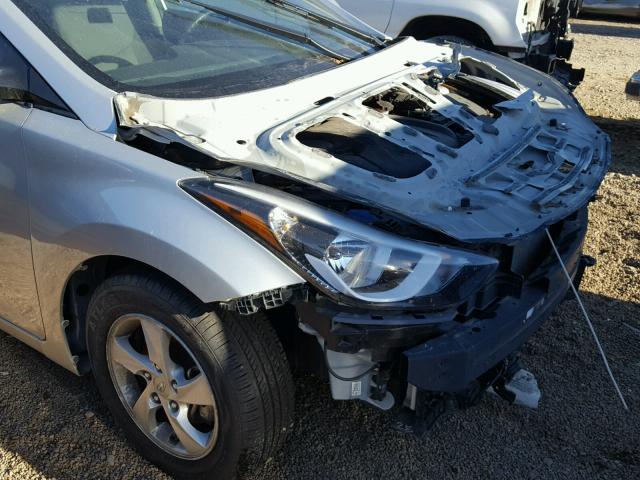 5NPDH4AE4FH580084 - 2015 HYUNDAI ELANTRA SE SILVER photo 9