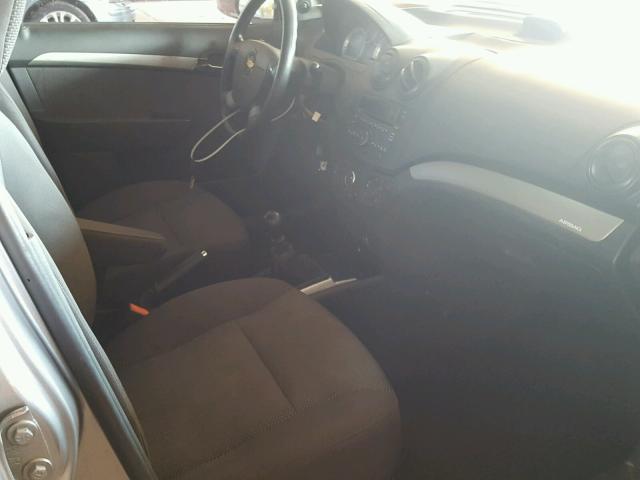 KL1TD56E69B678956 - 2009 CHEVROLET AVEO LS GRAY photo 5