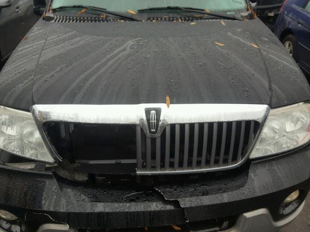 5LMFU28R84LJ25936 - 2004 LINCOLN NAVIGATOR BLACK photo 7