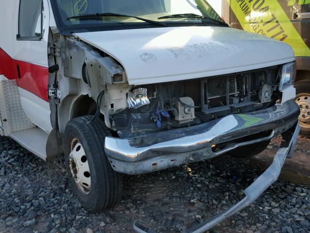 1FDWE35F53HA70265 - 2003 FORD ECONOLINE WHITE photo 9