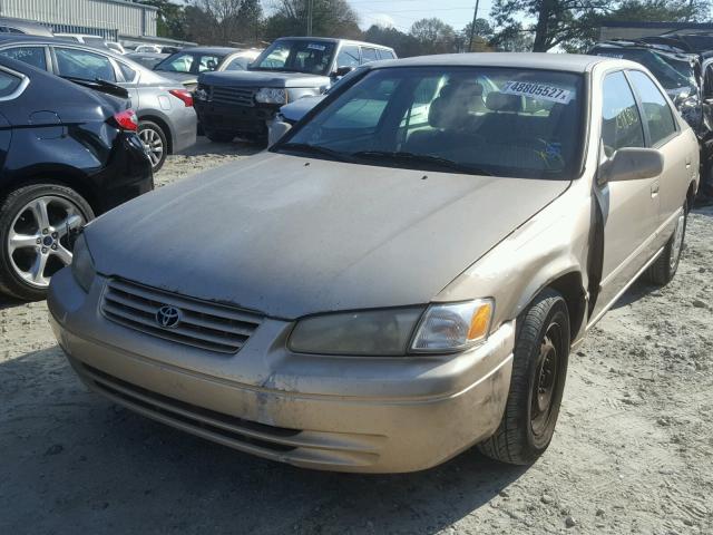 4T1BG22K4WU333815 - 1998 TOYOTA CAMRY CE BEIGE photo 2