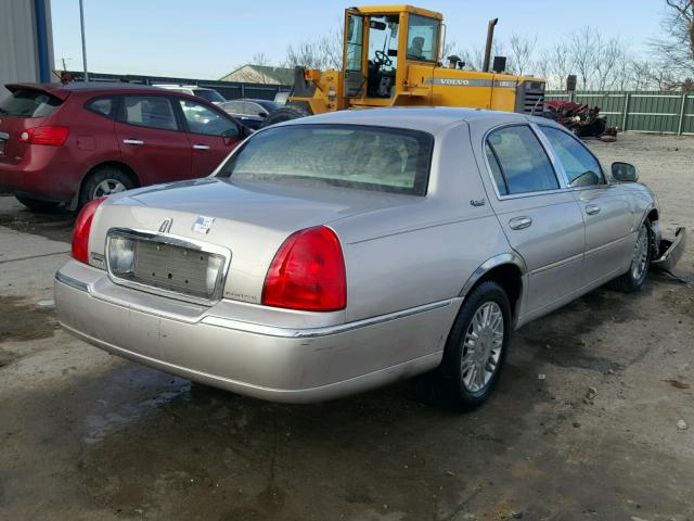 2LNBL8CV8AX751318 - 2010 LINCOLN TOWN CAR S BEIGE photo 4