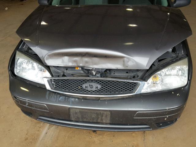 1FAFP36N95W311253 - 2005 FORD FOCUS ZXW GRAY photo 9