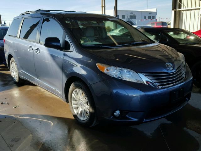 5TDYZ3DC9HS881725 - 2017 TOYOTA SIENNA XLE BLUE photo 1