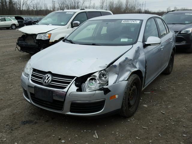 3VWJM71K69M070790 - 2009 VOLKSWAGEN JETTA S SILVER photo 2