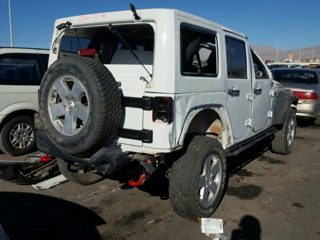 1C4HJWFG8EL173908 - 2014 JEEP WRANGLER U WHITE photo 4