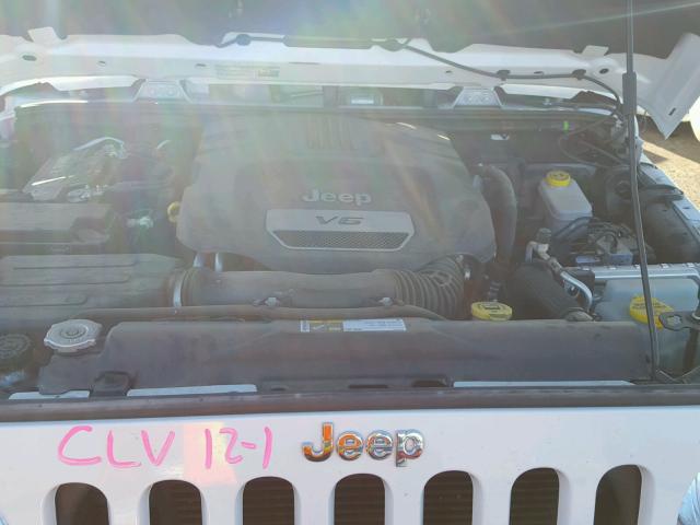 1C4HJWFG8EL173908 - 2014 JEEP WRANGLER U WHITE photo 7