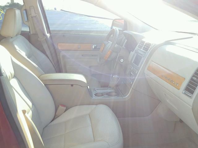 2LMDU68C87BJ26428 - 2007 LINCOLN MKX RED photo 5