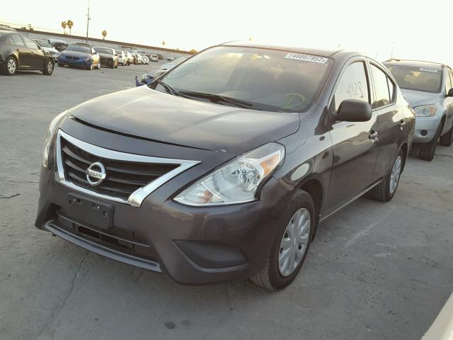 3N1CN7AP1FL816135 - 2015 NISSAN VERSA S GRAY photo 2