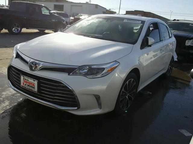 4T1BK1EB6JU269693 - 2018 TOYOTA AVALON XLE WHITE photo 2