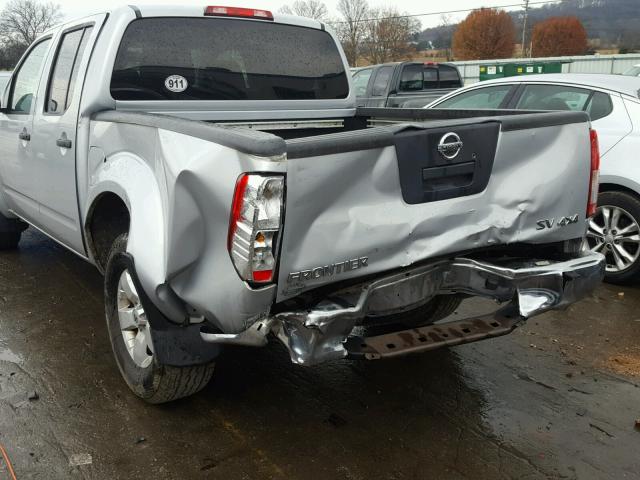 1N6AD0EV7BC422259 - 2011 NISSAN FRONTIER S SILVER photo 9