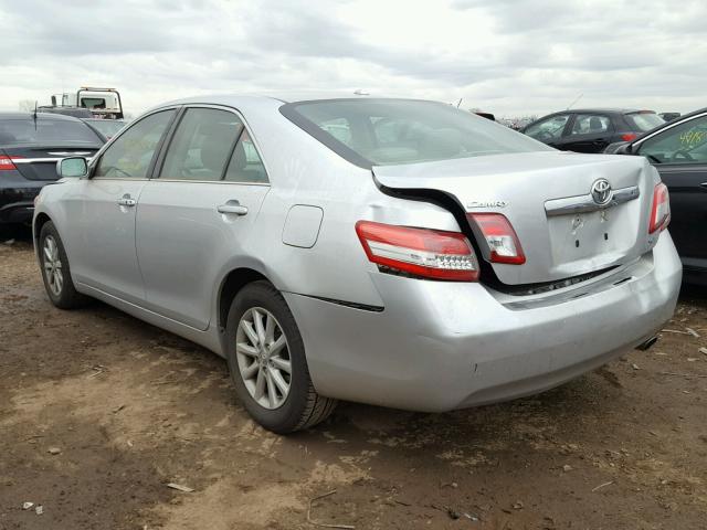 4T4BF3EK6BR143485 - 2011 TOYOTA CAMRY BASE SILVER photo 3