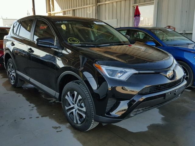 2T3ZFREV6HW398031 - 2017 TOYOTA RAV4 LE Qara foto 1
