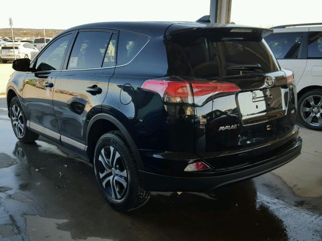 2T3ZFREV6HW398031 - 2017 TOYOTA RAV4 LE Qara foto 3