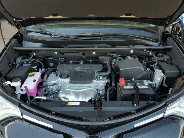 2T3ZFREV6HW398031 - 2017 TOYOTA RAV4 LE Qara foto 7