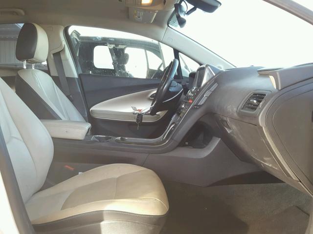 1G1RD6E48BU101043 - 2011 CHEVROLET VOLT WHITE photo 5