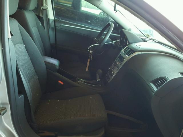1G1ZH57B89F164314 - 2009 CHEVROLET MALIBU 1LT SILVER photo 5