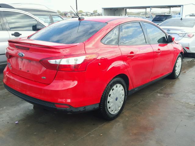 1FAHP3F25CL336762 - 2012 FORD FOCUS SE RED photo 4