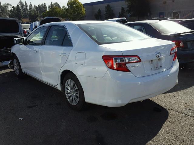 4T4BF1FKXCR268932 - 2012 TOYOTA CAMRY BASE WHITE photo 3