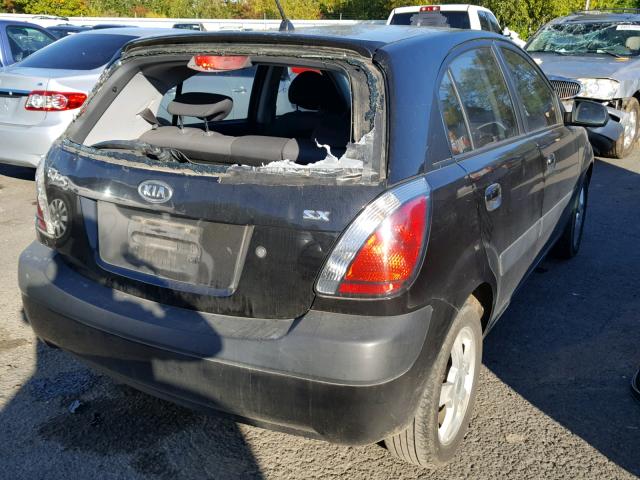 KNADE163166066683 - 2006 KIA RIO 5 BLACK photo 4