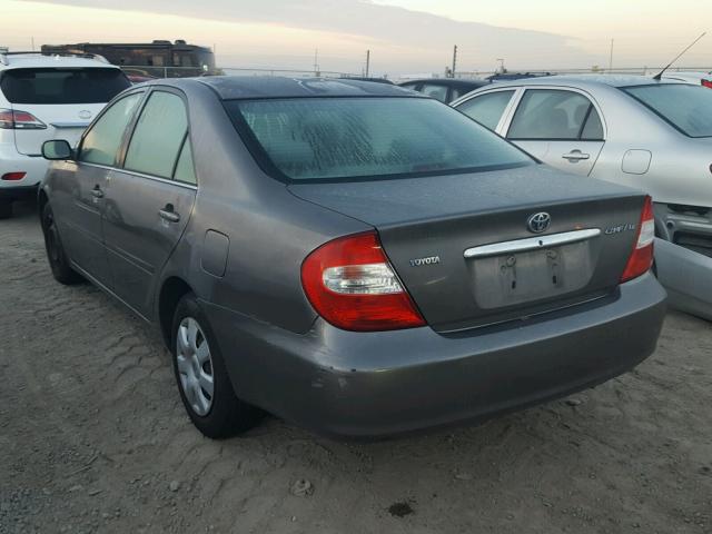 JTDBE32KX20036615 - 2002 TOYOTA CAMRY LE 石墨色 照片 3