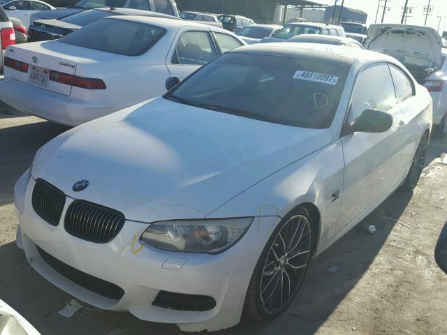 WBAKG1C50BE362754 - 2011 BMW 335 IS WHITE photo 2