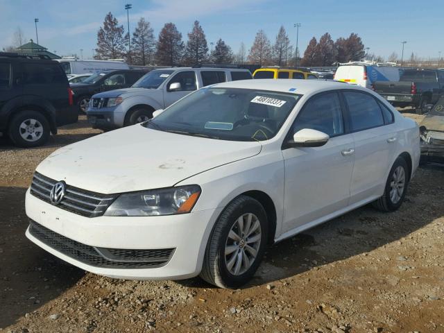 1VWAH7A33CC089562 - 2012 VOLKSWAGEN PASSAT S WHITE photo 2