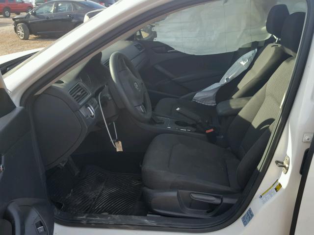 1VWAH7A33CC089562 - 2012 VOLKSWAGEN PASSAT S أبيض صورة 5