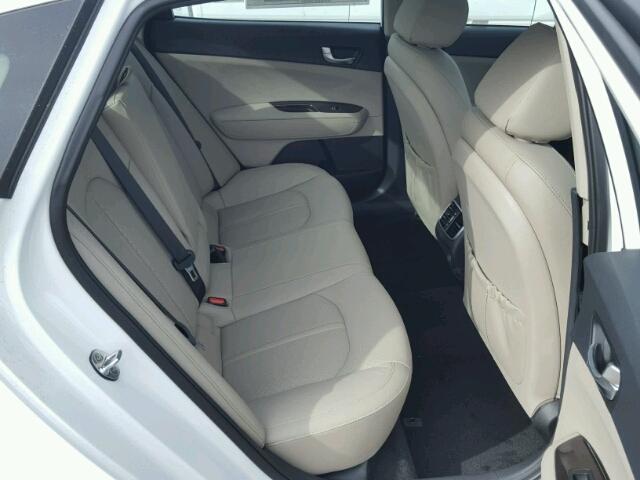 5XXGU4L34JG204087 - 2018 KIA OPTIMA EX WHITE photo 6